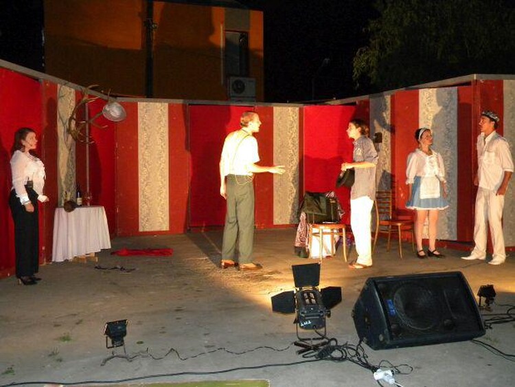 <em>Hír szerkesztése</em> Ismét felkerekedik a Bánsági Vándorszínház