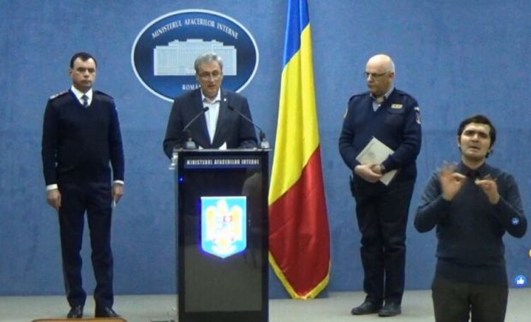 <em>Hír szerkesztése</em> Kijárási tilalom: 11 és 13 óra között járhatnak ki az idősek