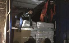 <em>Hír szerkesztése</em> Tizenhat migráns bújt meg egy kamionban