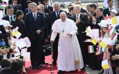<em>Hír szerkesztése</em> Ferenc pápa megérkezett Budapestre