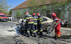 Nem tudták megmenteni a kisautó sofőrjét | Fotók: ISU Arad