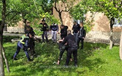 A két gyanúsított őrizetbe vétele | Fotó: politiadefrontiera.ro