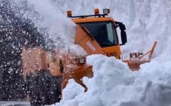 <em>Hír szerkesztése</em> Hét-nyolc méteres hó van a Transzfogarason