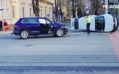 <em>Hír szerkesztése</em> Rendőrautó keveredett balesetbe